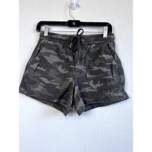 Athleta Farallon Camo Shorts Size 2 - Comfy & Stylish!